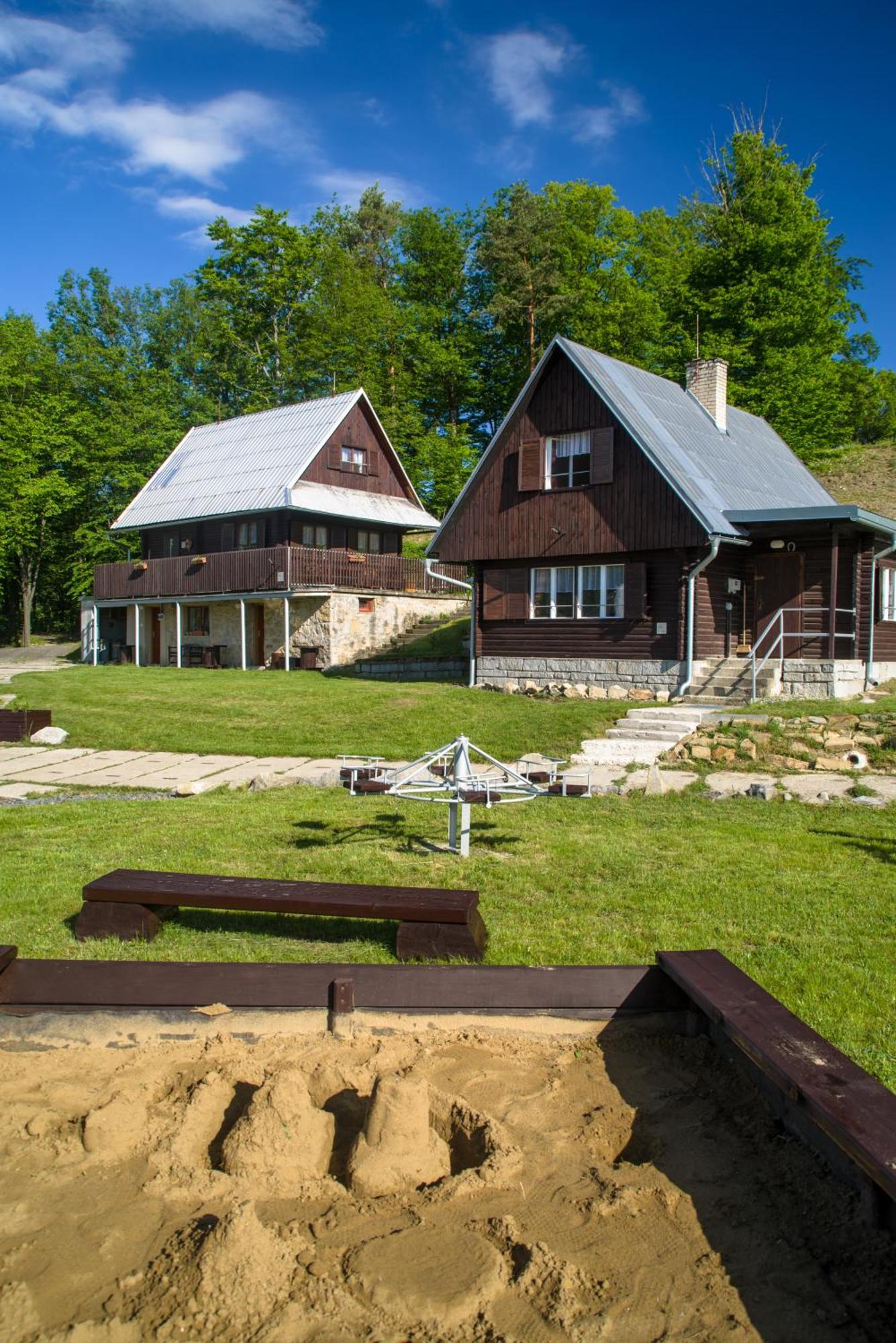Rodinne Chaty Moravanpark - Ubytovani V Srdci Valasska Podkopna Lhota Exterior photo